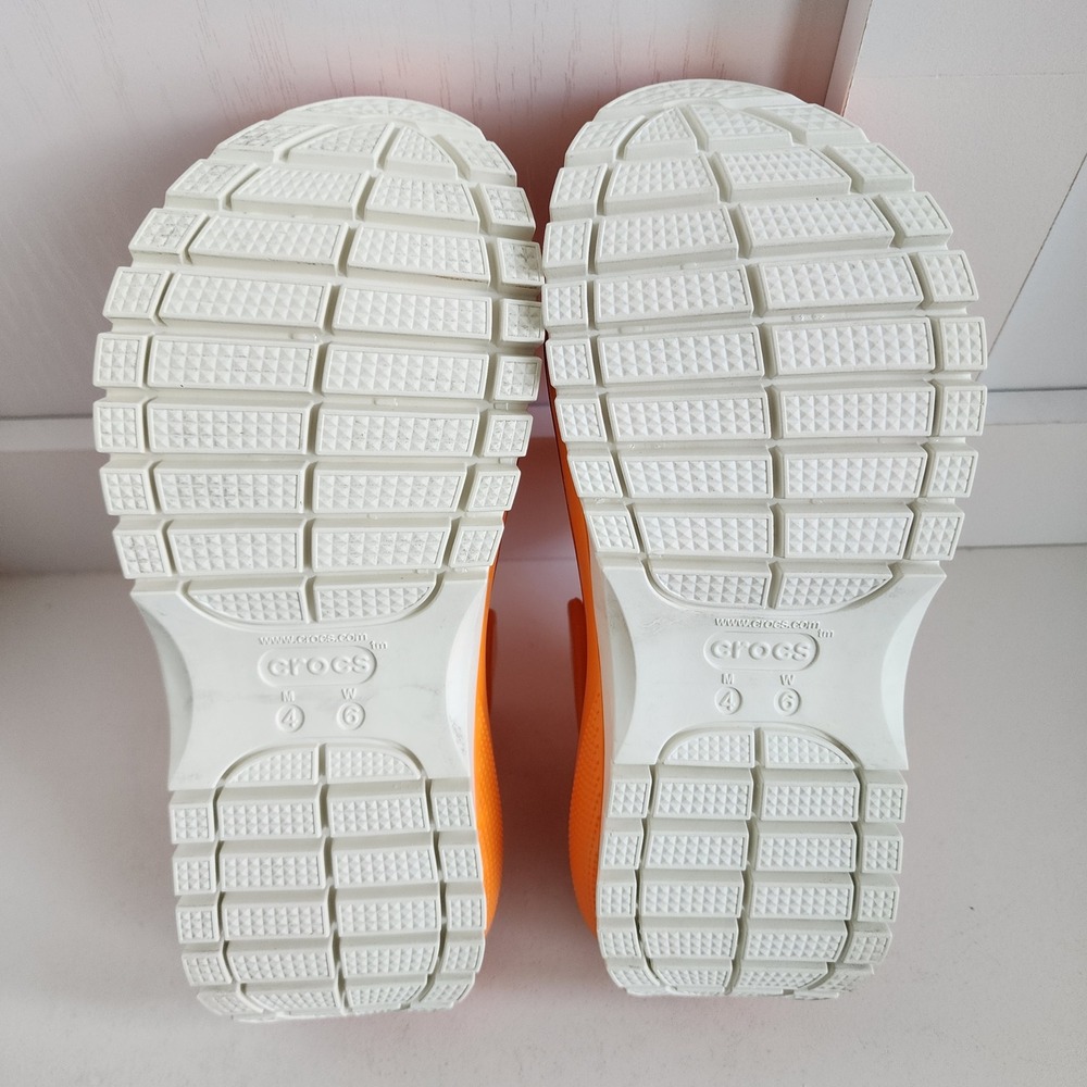 Crocs Disney 2024 Lizzie McGuire Mega Crush Sandals Orange Platform Women 6 RARE - Picture 5 of 11